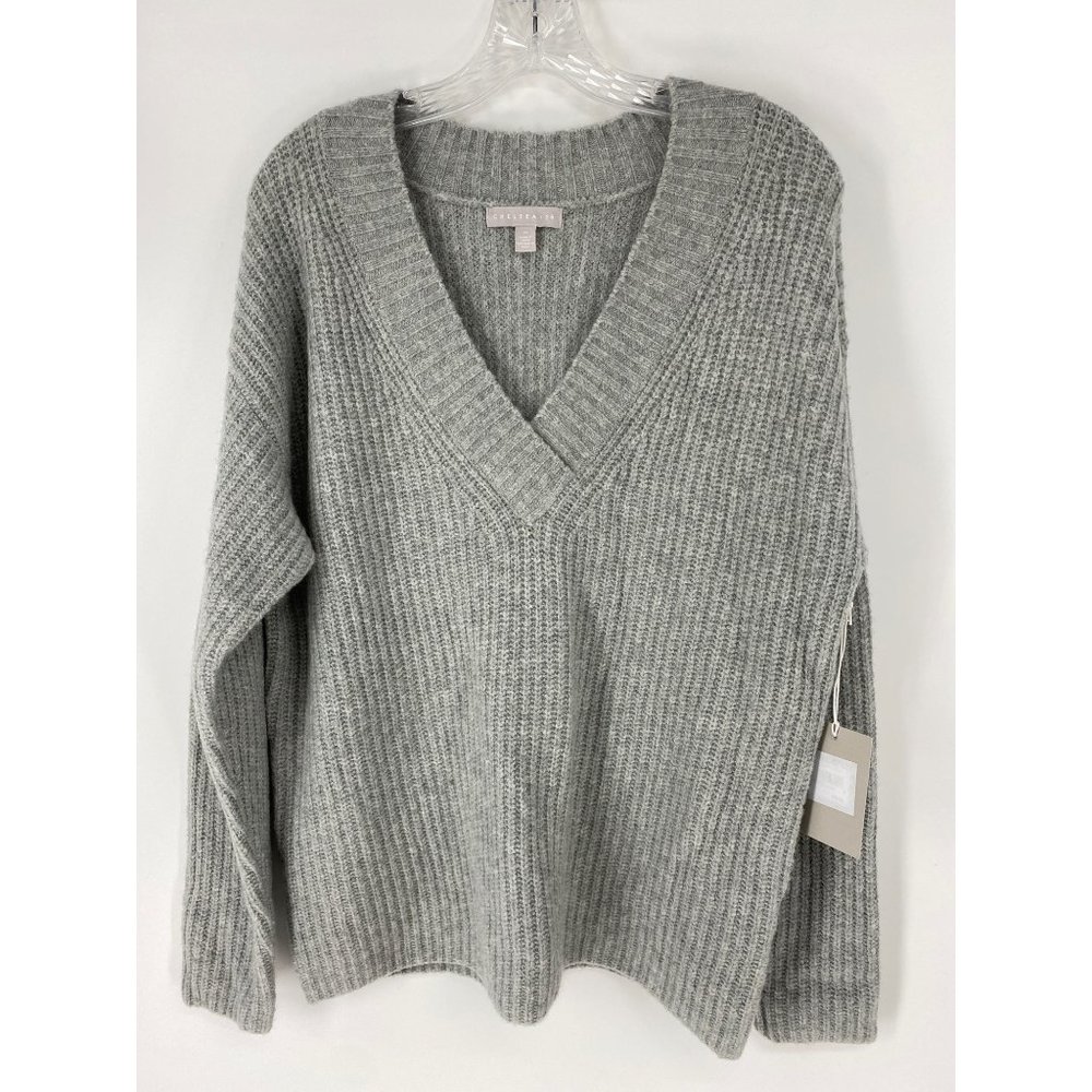 Chelsea 28 Grey V Neck Sweater Size M